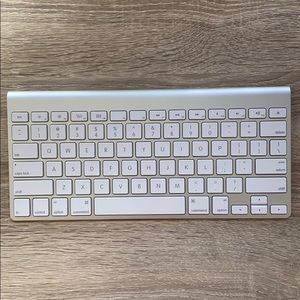 Apple Wireless Keyboard A1314